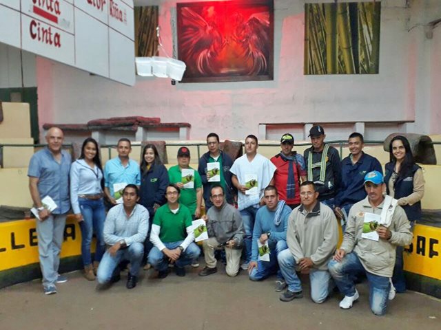 Criadores de aves de combate del  Eje Cafetero se comprometen con la sanidad avícola.
